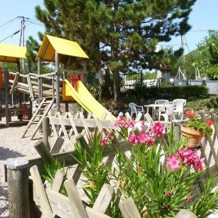 3 Etoiles - Piscine - Eeigai Σαλέ *